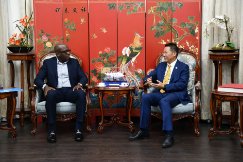 小查尔斯-1.png