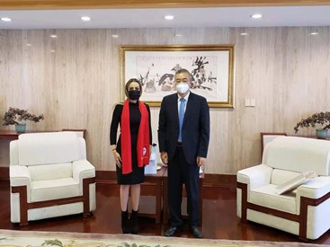 马丁内斯-1.jpg